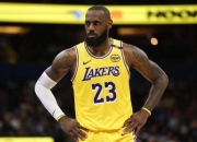 詹姆斯在澳大利亚队比赛中高光表现，大胜引发热议！